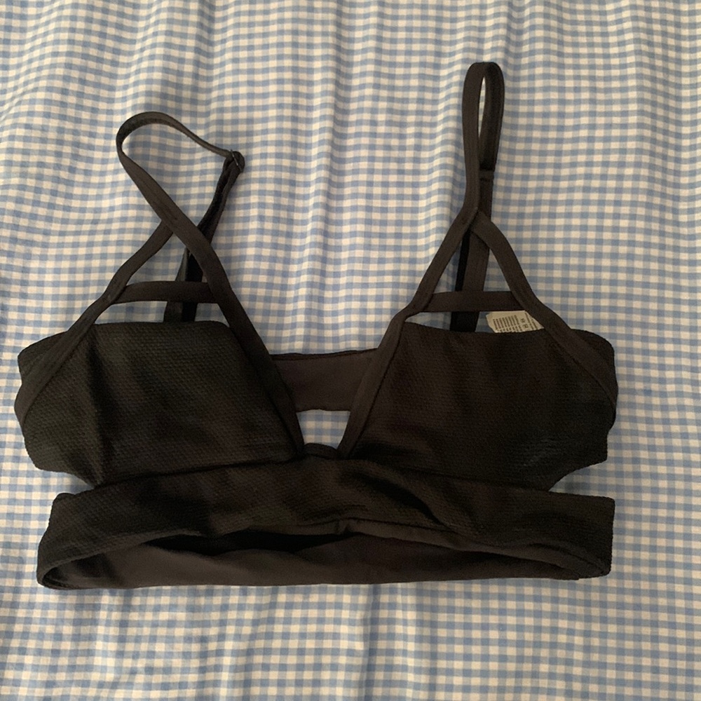 Black tavik Jessi cutout swimsuit top. Size small